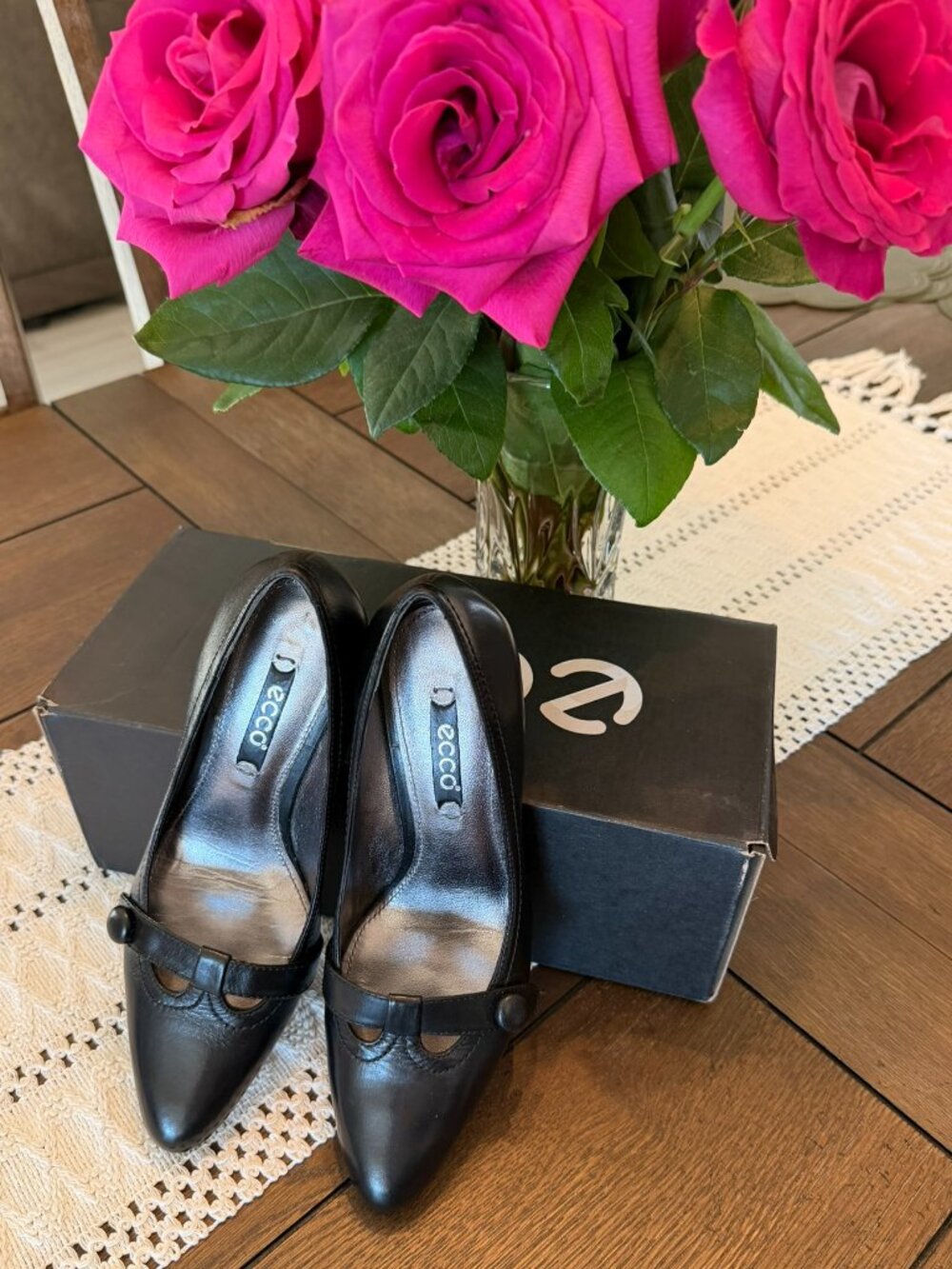Black Ecco Pumps